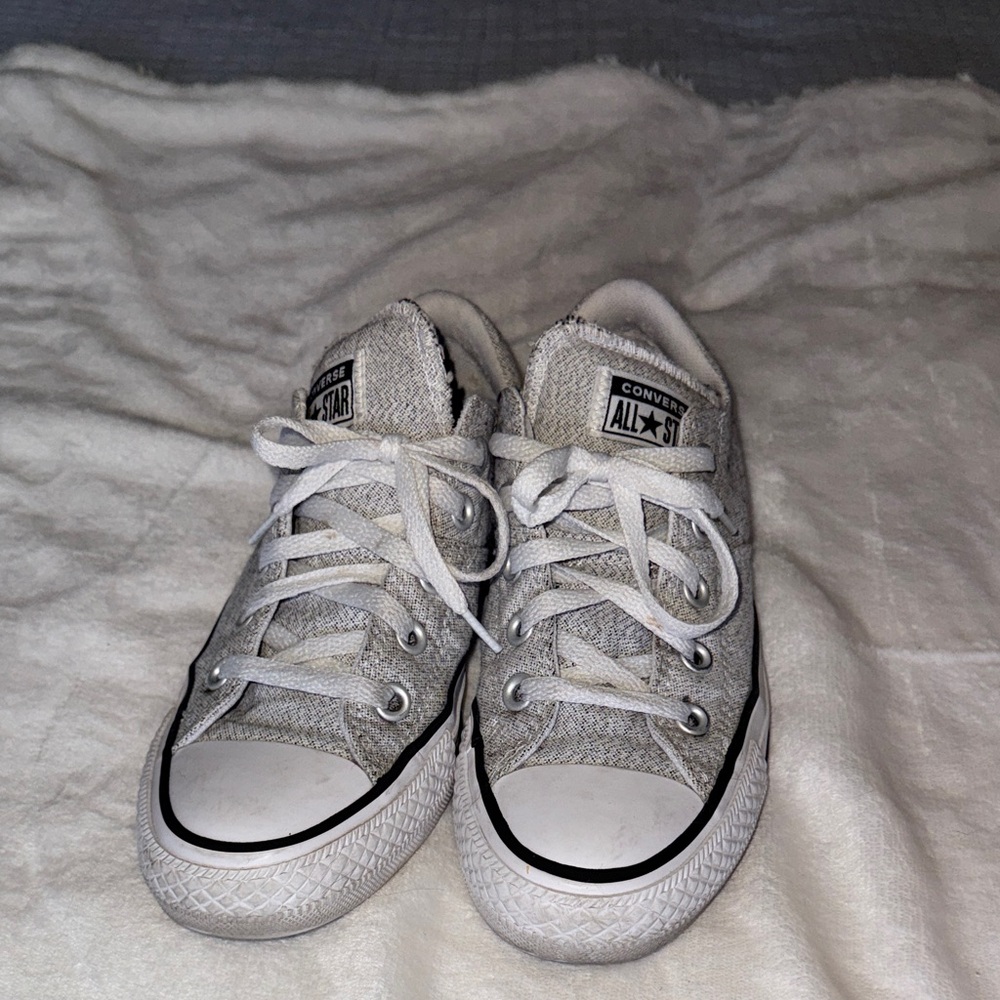 Converse women’s Light Gray Sneakers, shoreline